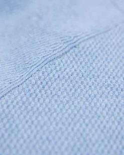 Blue plain pullover with round neck
