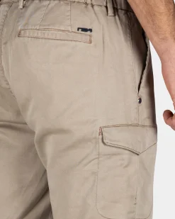 Sand-Colored Cargo Shorts with Stretch